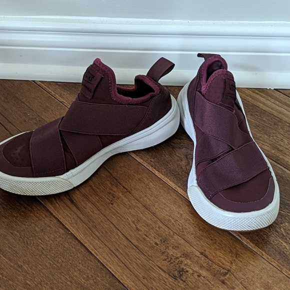 Vans burgundy elastic slip on - Picture 2 of 5